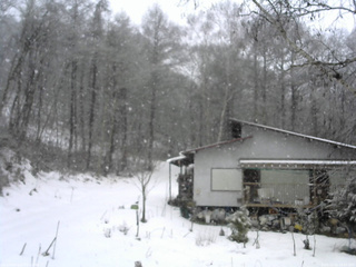 長野県菅平高原 ゆたか山荘 西側(坂上) 2025/12/25 14:45