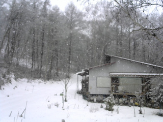 長野県菅平高原 ゆたか山荘 西側(坂上) 2025/12/25 15:00