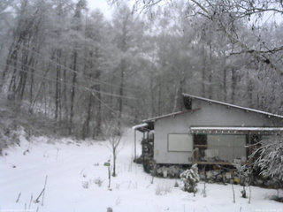 長野県菅平高原 ゆたか山荘 西側(坂上) 2025/12/25 15:45