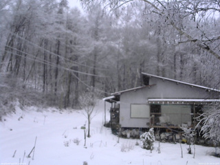 長野県菅平高原 ゆたか山荘 西側(坂上) 2025/12/25 16:15
