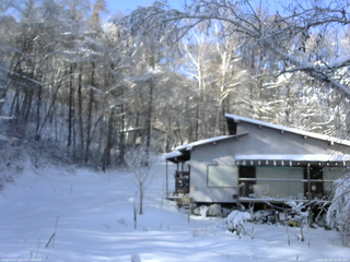 長野県菅平高原 ゆたか山荘 西側(坂上) 2025/12/28 10:00