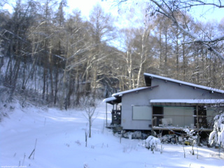 長野県菅平高原 ゆたか山荘 西側(坂上) 2025/12/29 13:15