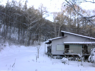 長野県菅平高原 ゆたか山荘 西側(坂上) 2025/12/29 14:00