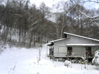 長野県菅平高原 ゆたか山荘 西側(坂上) 2025/12/30 10:30