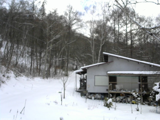 長野県菅平高原 ゆたか山荘 西側(坂上) 2025/12/30 12:45