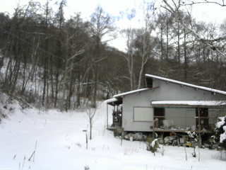 長野県菅平高原 ゆたか山荘 西側(坂上) 2025/12/30 13:30