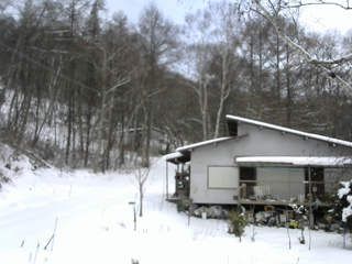 長野県菅平高原 ゆたか山荘 西側(坂上) 2025/12/30 14:30