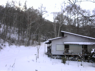 長野県菅平高原 ゆたか山荘 西側(坂上) 2025/12/30 15:00