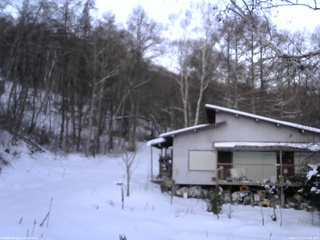 長野県菅平高原 ゆたか山荘 西側(坂上) 2025/12/31 07:00