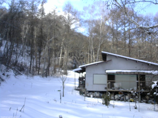 長野県菅平高原 ゆたか山荘 西側(坂上) 2025/12/31 12:45