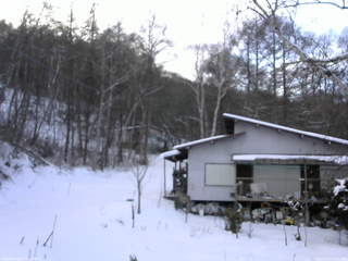 長野県菅平高原 ゆたか山荘 西側(坂上) 2025/12/31 15:15