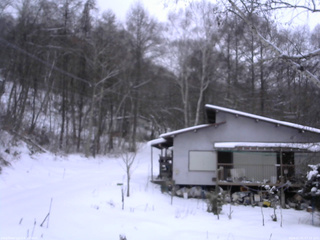 長野県菅平高原 ゆたか山荘 西側(坂上) 2026/01/01 07:15