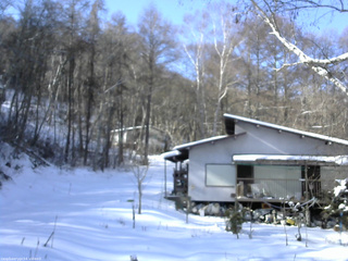 長野県菅平高原 ゆたか山荘 西側(坂上) 2026/01/01 11:15