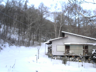 長野県菅平高原 ゆたか山荘 西側(坂上) 2026/01/02 07:15