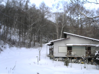 長野県菅平高原 ゆたか山荘 西側(坂上) 2026/01/02 07:30