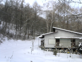 長野県菅平高原 ゆたか山荘 西側(坂上) 2026/01/02 08:00