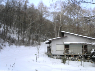長野県菅平高原 ゆたか山荘 西側(坂上) 2026/01/02 08:15