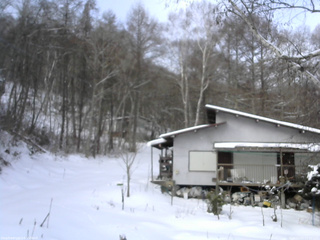 長野県菅平高原 ゆたか山荘 西側(坂上) 2026/01/02 10:00