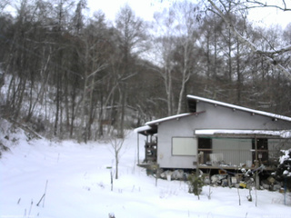 長野県菅平高原 ゆたか山荘 西側(坂上) 2026/01/02 10:45