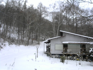 長野県菅平高原 ゆたか山荘 西側(坂上) 2026/01/02 11:30