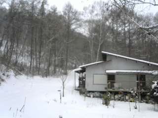 長野県菅平高原 ゆたか山荘 西側(坂上) 2026/01/02 12:30