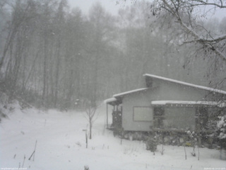 長野県菅平高原 ゆたか山荘 西側(坂上) 2026/01/02 14:15