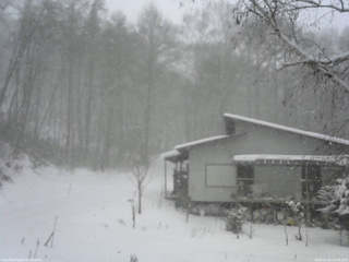 長野県菅平高原 ゆたか山荘 西側(坂上) 2026/01/02 14:30