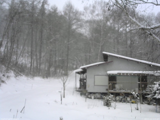 長野県菅平高原 ゆたか山荘 西側(坂上) 2026/01/02 14:45