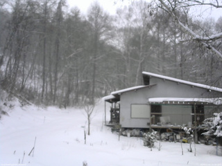 長野県菅平高原 ゆたか山荘 西側(坂上) 2026/01/02 15:30