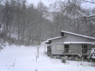 長野県菅平高原 ゆたか山荘 西側(坂上) 2026/01/02 16:15