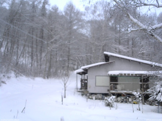 長野県菅平高原 ゆたか山荘 西側(坂上) 2026/01/03 07:15