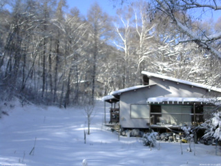 長野県菅平高原 ゆたか山荘 西側(坂上) 2026/01/03 10:15