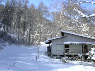長野県菅平高原 ゆたか山荘 西側(坂上) 2026/01/03 11:45