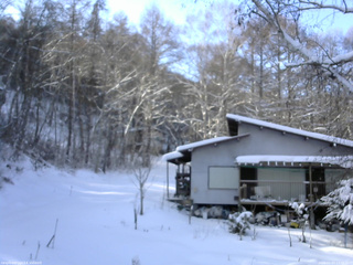 長野県菅平高原 ゆたか山荘 西側(坂上) 2026/01/03 13:30