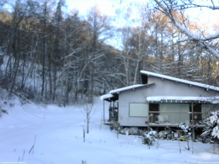 長野県菅平高原 ゆたか山荘 西側(坂上) 2026/01/04 07:45