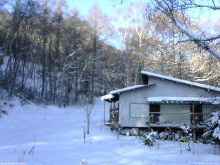 長野県菅平高原 ゆたか山荘 西側(坂上) 2026/01/04 08:30