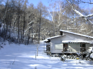 長野県菅平高原 ゆたか山荘 西側(坂上) 2026/01/04 10:45