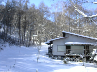 長野県菅平高原 ゆたか山荘 西側(坂上) 2026/01/04 11:45