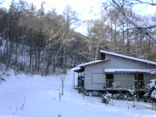 長野県菅平高原 ゆたか山荘 西側(坂上) 2026/01/04 13:45