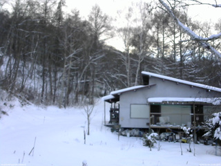長野県菅平高原 ゆたか山荘 西側(坂上) 2026/01/04 15:00