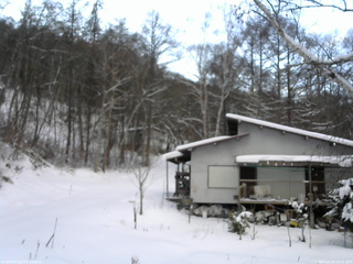 長野県菅平高原 ゆたか山荘 西側(坂上) 2026/01/04 16:15