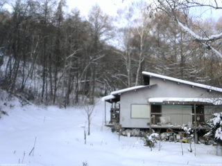 長野県菅平高原 ゆたか山荘 西側(坂上) 2026/01/05 08:00