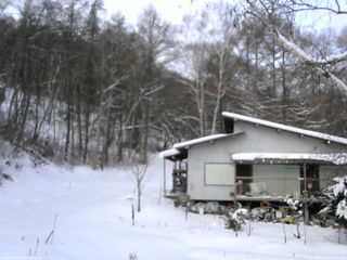 長野県菅平高原 ゆたか山荘 西側(坂上) 2026/01/05 08:15