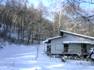 長野県菅平高原 ゆたか山荘 西側(坂上) 2026/01/05 09:30