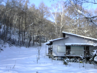 長野県菅平高原 ゆたか山荘 西側(坂上) 2026/01/05 09:45