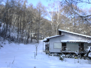 長野県菅平高原 ゆたか山荘 西側(坂上) 2026/01/05 10:00