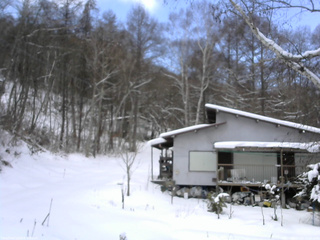 長野県菅平高原 ゆたか山荘 西側(坂上) 2026/01/05 10:45