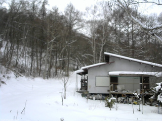 長野県菅平高原 ゆたか山荘 西側(坂上) 2026/01/05 12:45