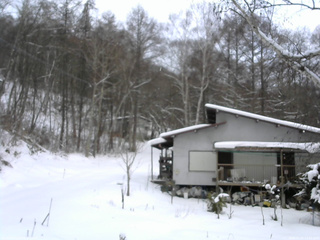 長野県菅平高原 ゆたか山荘 西側(坂上) 2026/01/05 13:00