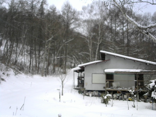 長野県菅平高原 ゆたか山荘 西側(坂上) 2026/01/05 14:15